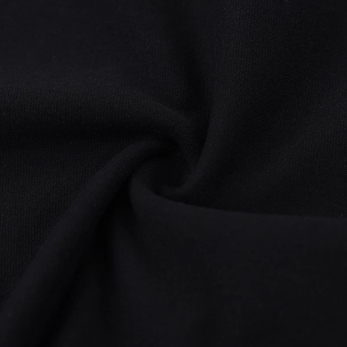 Contrast V-neck tee · MT-2628 · Black / red · Base garment photograph