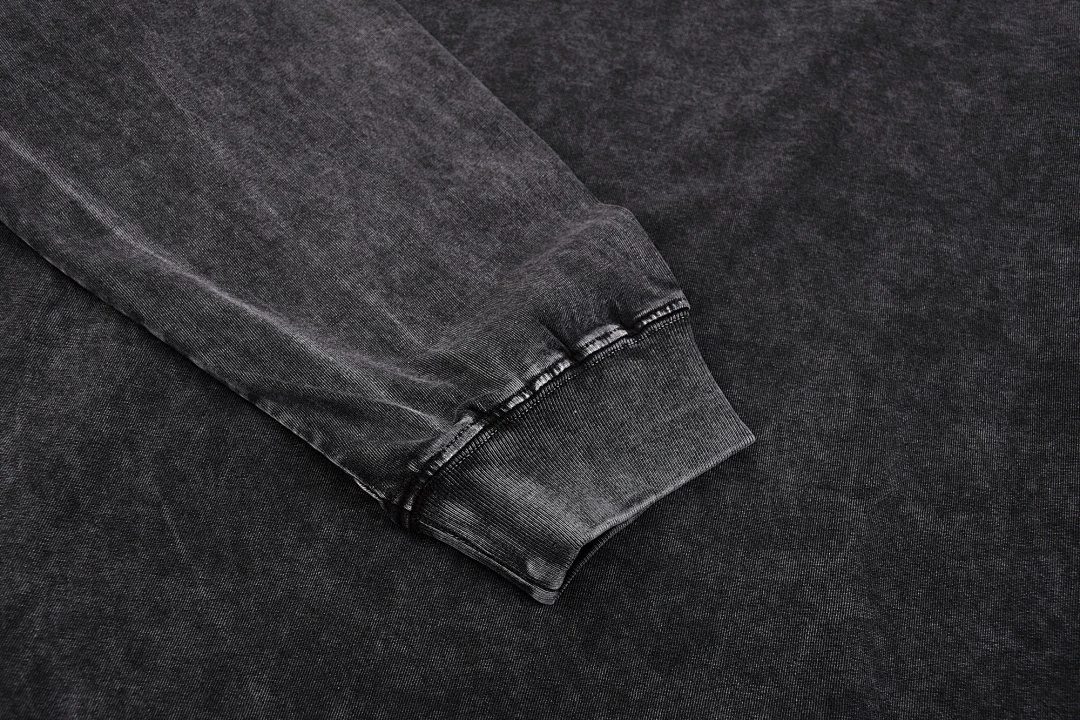 Snow-wash relaxed long-sleeve tee · WYL-01 · Black · Base garment photograph